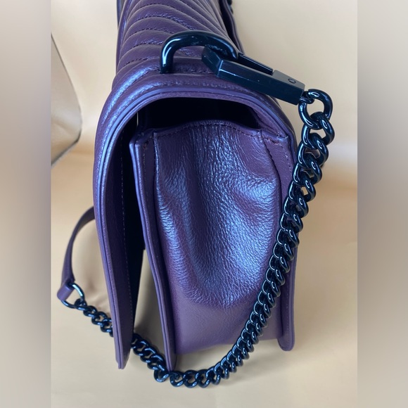 Rebecca Minkoff
Chevron Quilted Jumbo Love Crossbody - Picture 11 of 11